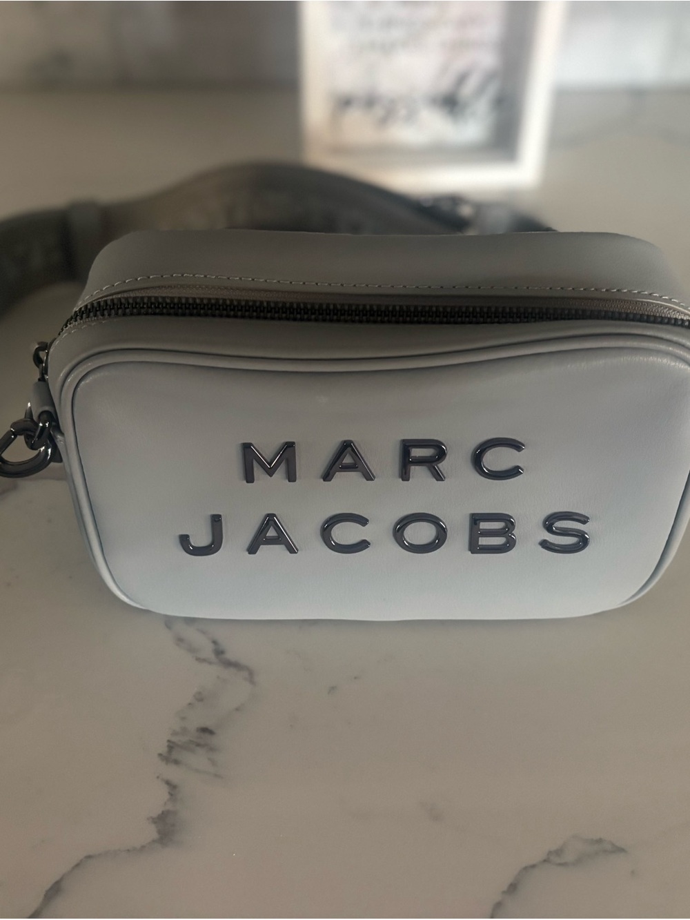 Marc Jacobs Light Blue Crossbody Camera Bag with Raised Logo - Picture 4 of 4